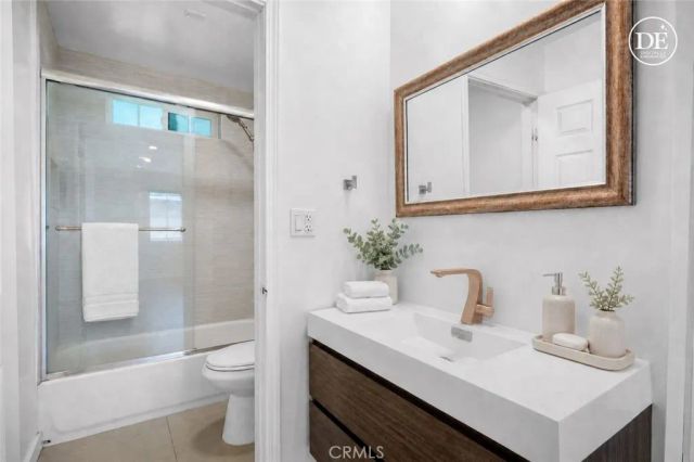 2359 Mira Vista Avenue F, Montrose, CA 91020
