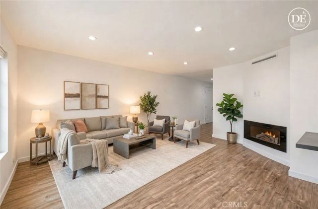 2359 Mira Vista Avenue F, Montrose, CA 91020