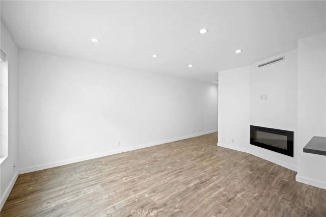 2359 Mira Vista Avenue F, Montrose, CA 91020