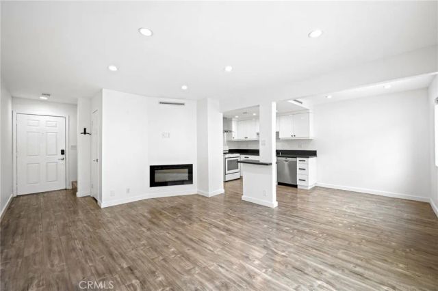 2359 Mira Vista Avenue F, Montrose, CA 91020