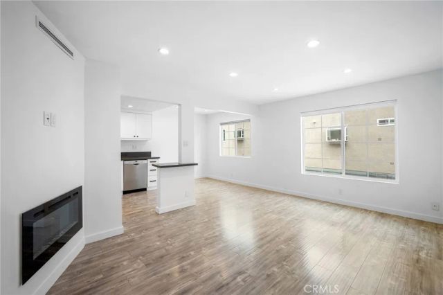 2359 Mira Vista Avenue F, Montrose, CA 91020