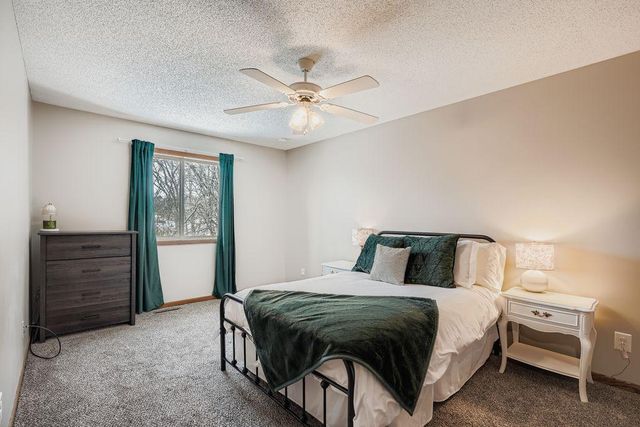 927 Pond View Court, Vadnais Heights, MN 55127