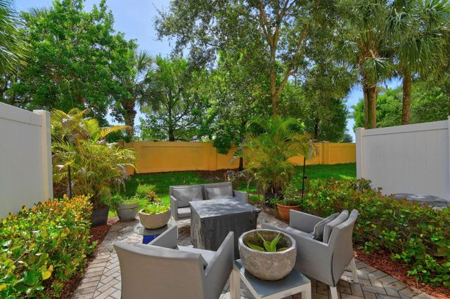 5765 Monterra Club Drive, Lake Worth, FL 33463