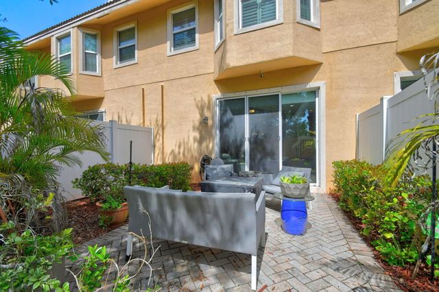 5765 Monterra Club Drive, Lake Worth, FL 33463