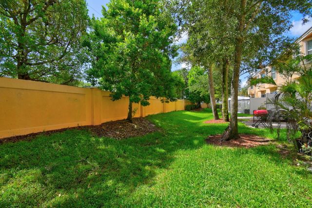 5765 Monterra Club Drive, Lake Worth, FL 33463