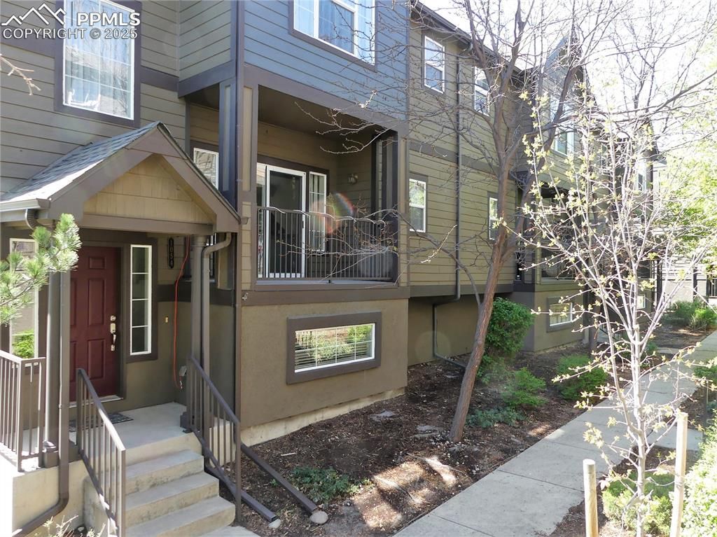 1054 Kara Ridge Point, Colorado Springs, CO 80907