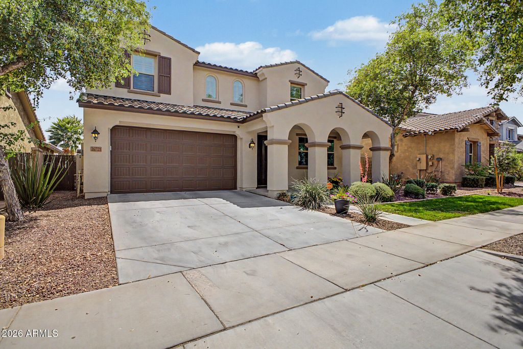 20721 W PARK MEADOWS Drive, Buckeye, AZ 85396 — photo 2