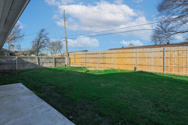 2009 Exeter Drive, Irving, TX 75062