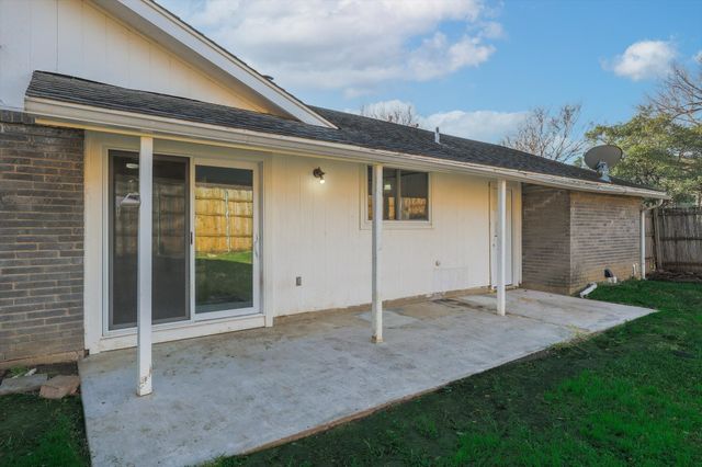 2009 Exeter Drive, Irving, TX 75062
