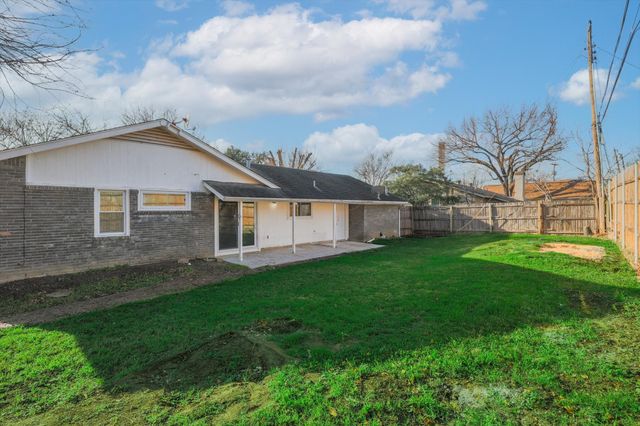 2009 Exeter Drive, Irving, TX 75062