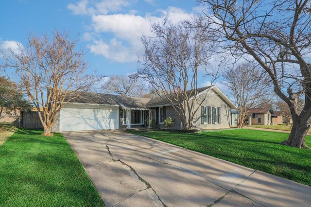 2009 Exeter Drive, Irving, TX 75062