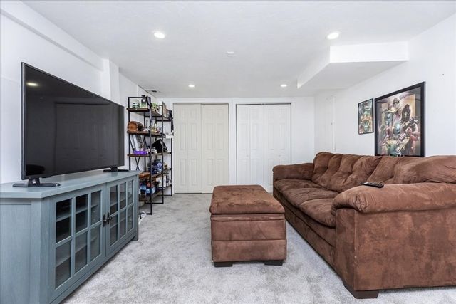 66 Hamilton St 3, Leominster, MA 01453