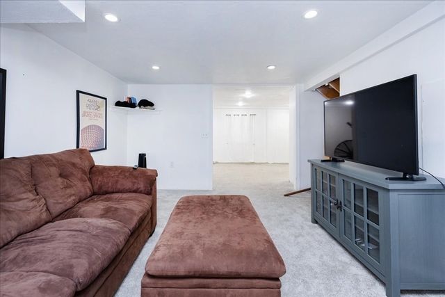 66 Hamilton St 3, Leominster, MA 01453