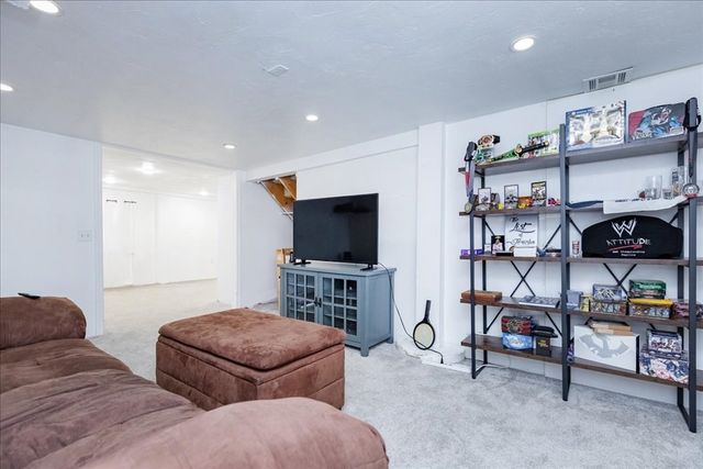 66 Hamilton St 3, Leominster, MA 01453