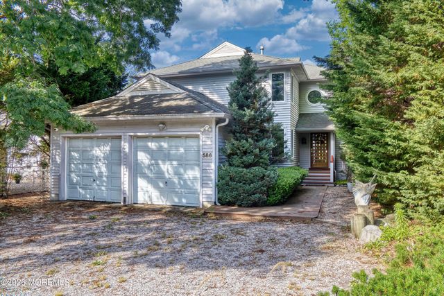586 Kingfisher Circle, Brick, NJ 08723