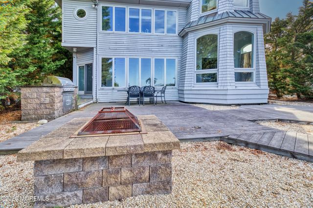 586 Kingfisher Circle, Brick, NJ 08723
