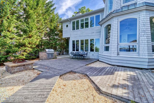 586 Kingfisher Circle, Brick, NJ 08723