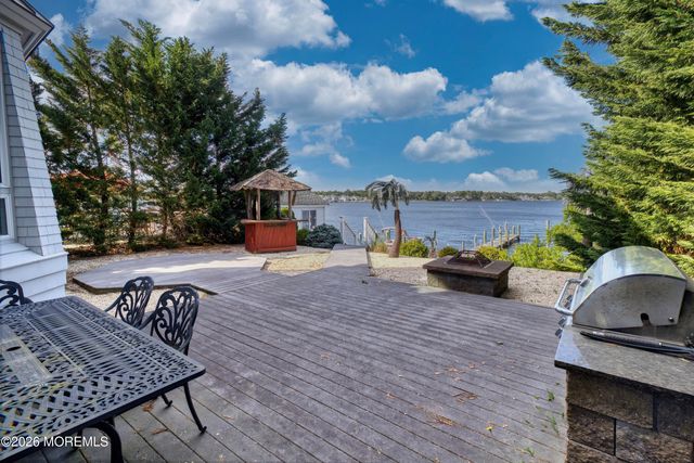 586 Kingfisher Circle, Brick, NJ 08723