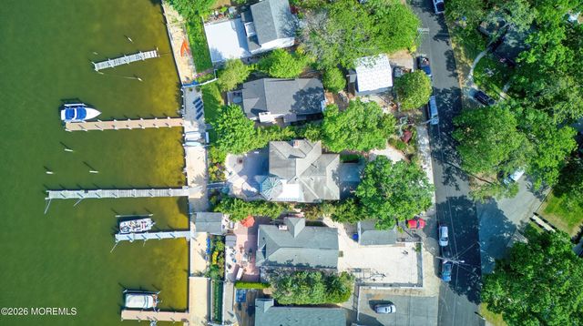 586 Kingfisher Circle, Brick, NJ 08723
