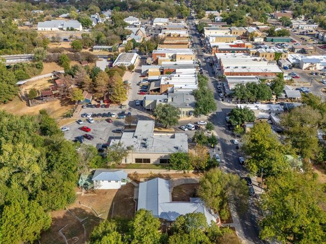 802 Main ST, Bastrop, TX 78602