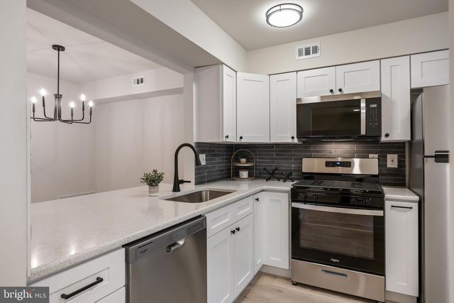 161-A BRADFORD CT, Mount Laurel, NJ 08054