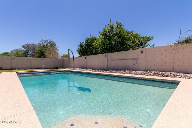 4327 E Sands Drive, Phoenix, AZ 85050