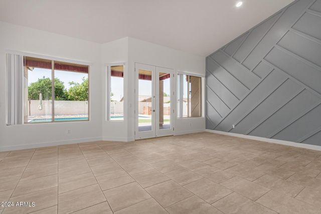 4327 E Sands Drive, Phoenix, AZ 85050