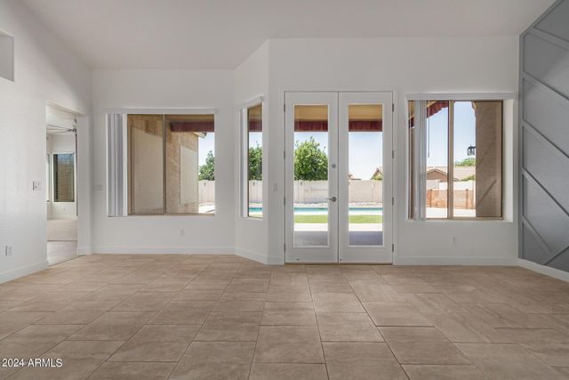 4327 E Sands Drive, Phoenix, AZ 85050