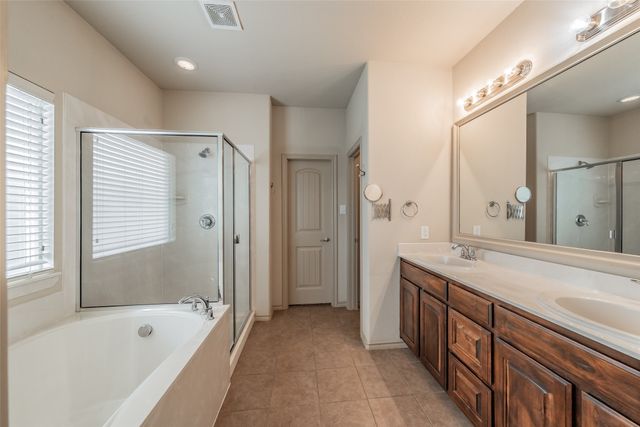 8924 Manana Street, Fort Worth, TX 76244
