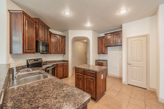 8924 Manana Street, Fort Worth, TX 76244