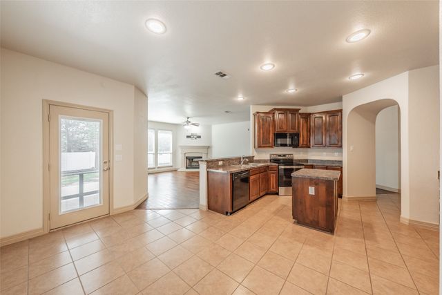 8924 Manana Street, Fort Worth, TX 76244