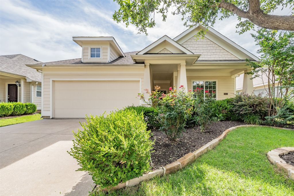 8924 Manana Street, Fort Worth, TX 76244