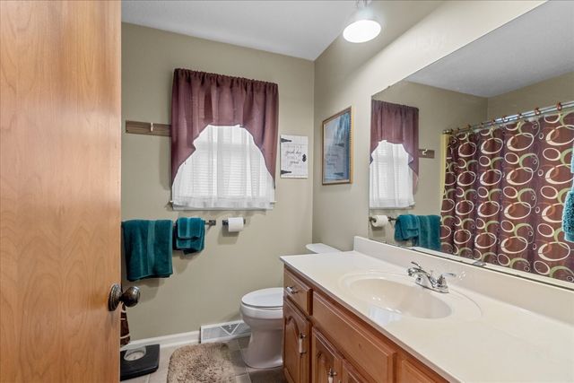 806 Brookhaven Cir, Shelbyville, TN 37160