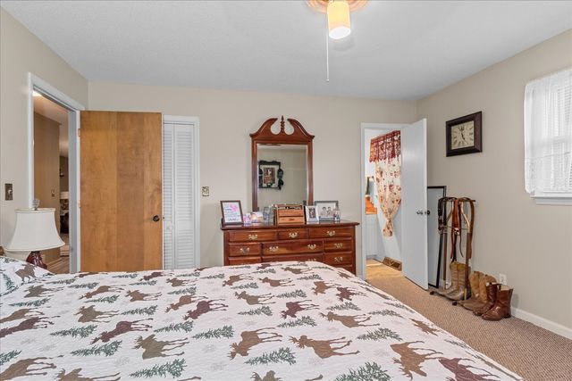 806 Brookhaven Cir, Shelbyville, TN 37160