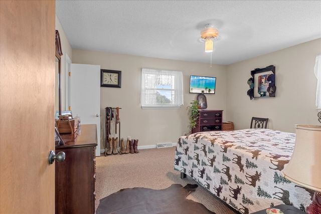 806 Brookhaven Cir, Shelbyville, TN 37160