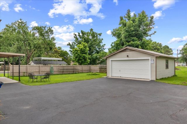 806 Brookhaven Cir, Shelbyville, TN 37160