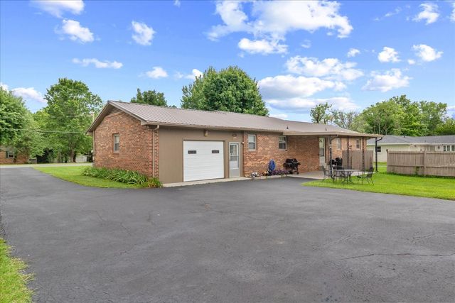 806 Brookhaven Cir, Shelbyville, TN 37160