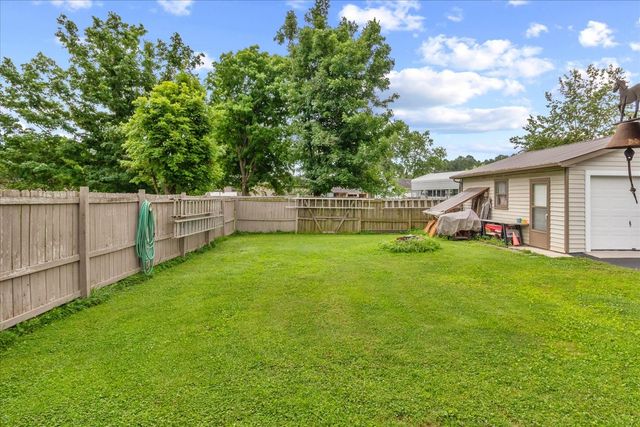 806 Brookhaven Cir, Shelbyville, TN 37160