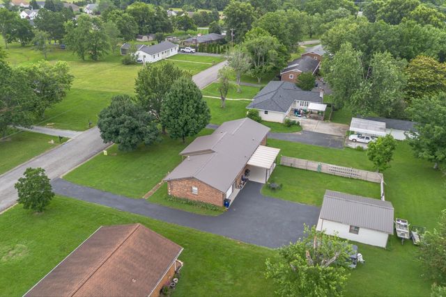 806 Brookhaven Cir, Shelbyville, TN 37160