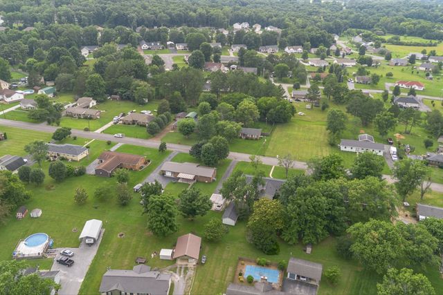 806 Brookhaven Cir, Shelbyville, TN 37160