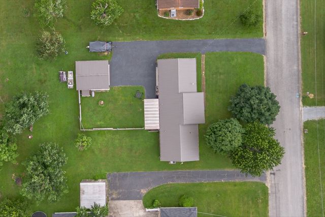 806 Brookhaven Cir, Shelbyville, TN 37160