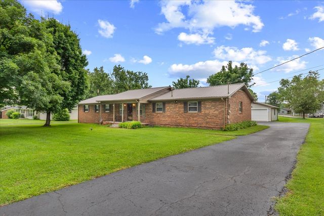 806 Brookhaven Cir, Shelbyville, TN 37160