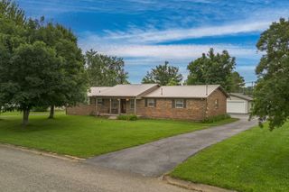 806 Brookhaven Cir, Shelbyville, TN 37160