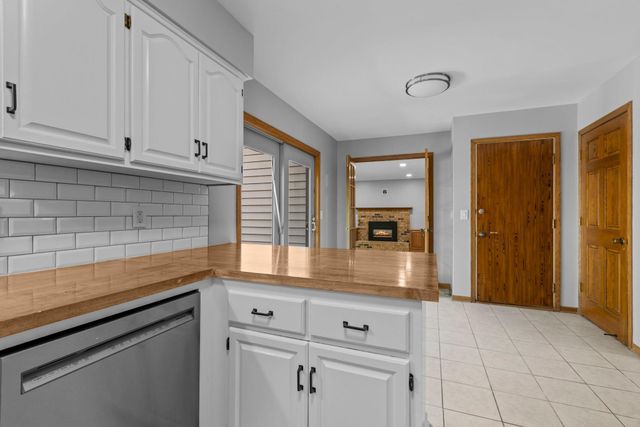 4645 Orchid Lane N, Plymouth, MN 55446