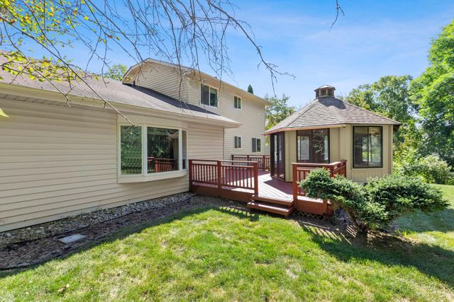 4645 Orchid Lane N, Plymouth, MN 55446