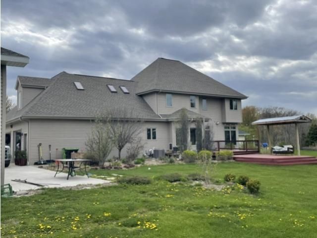8048 SAQUARO COURT, Neenah, WI 54956