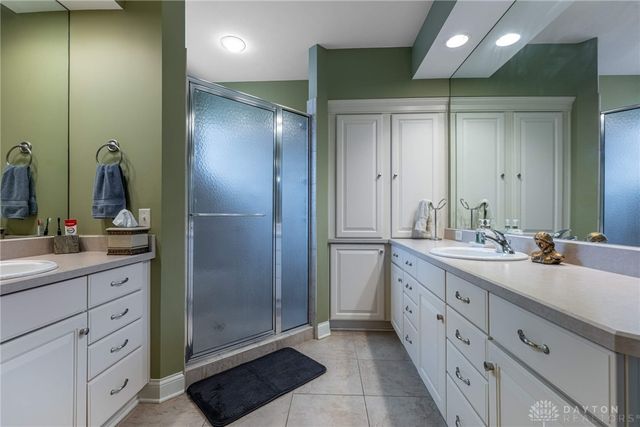 981 Eagle Run Drive, Centerville, OH 45458