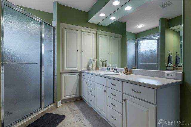 981 Eagle Run Drive, Centerville, OH 45458