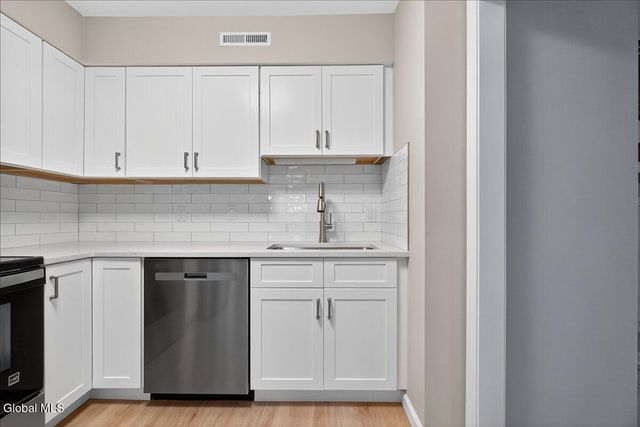 4043 Chaucer Place, Guilderland, NY 12159