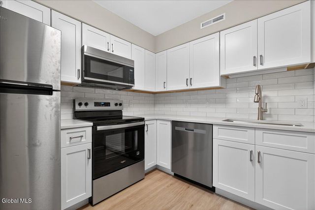 4043 Chaucer Place, Guilderland, NY 12159